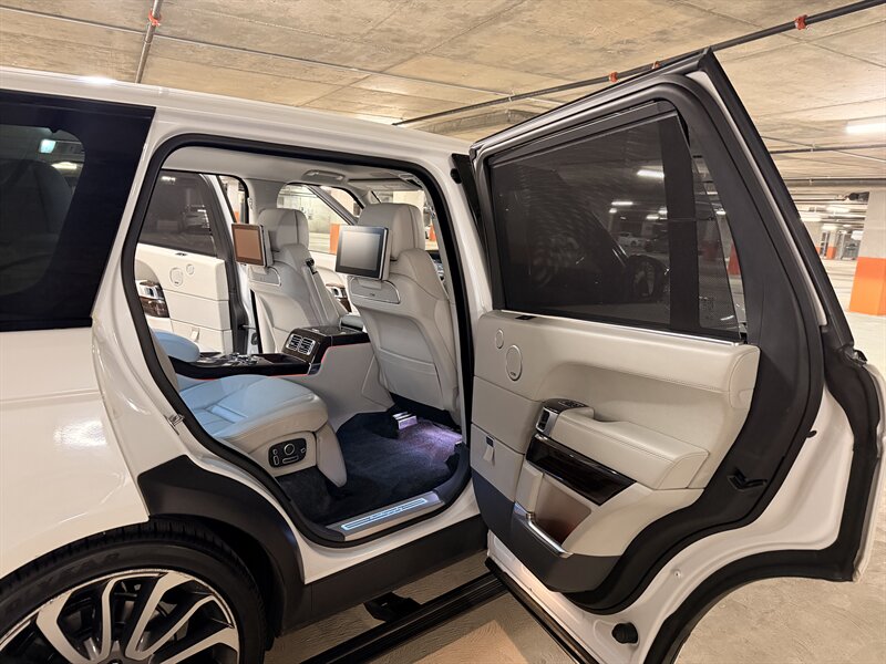 2017 Land Rover Range Rover SVAutobiography LWB - Photo 18 - Canoga Park, CA 91303