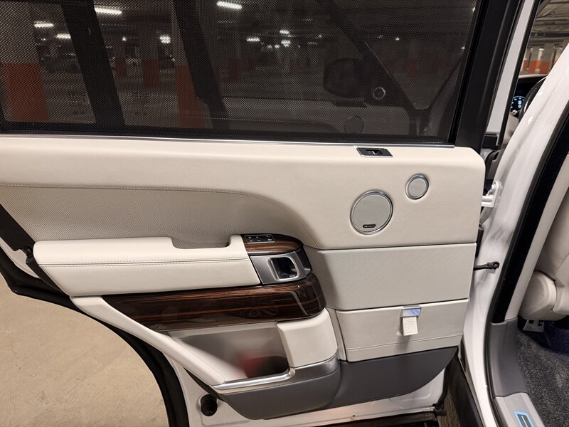 2017 Land Rover Range Rover SVAutobiography LWB - Photo 22 - Canoga Park, CA 91303