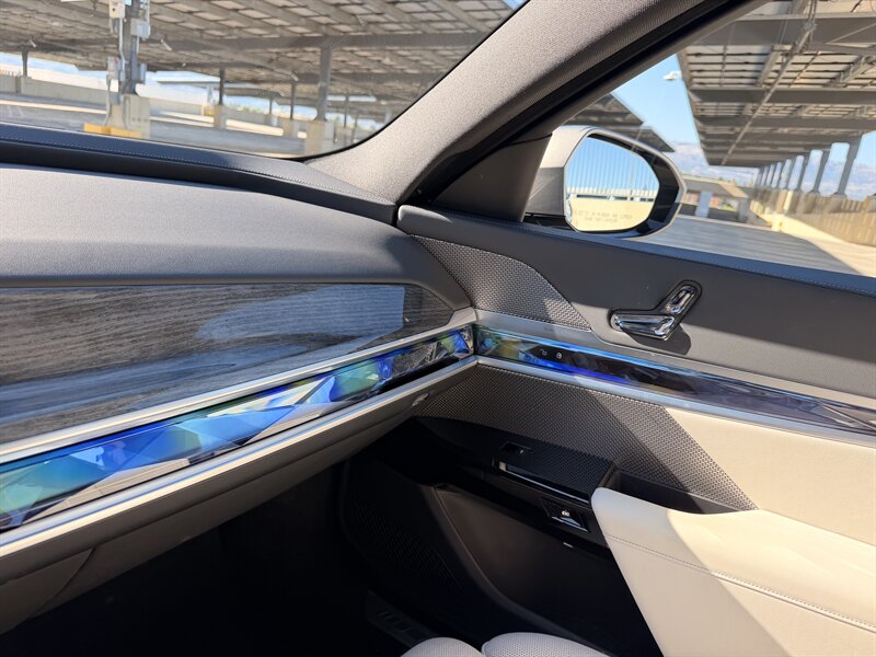2023 BMW i7 Base - Photo 35