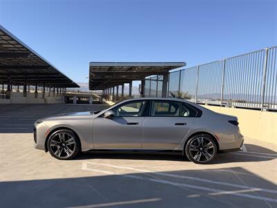 2023 BMW i7 xDrive60 - Photo 2 - Canoga Park, CA 91303