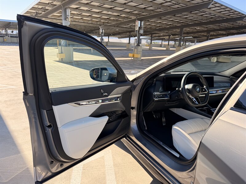 2023 BMW i7 Base - Photo 15