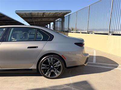 2023 BMW i7 xDrive60 - Photo 11 - Canoga Park, CA 91303