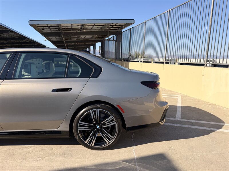 2023 BMW i7 Base - Photo 11
