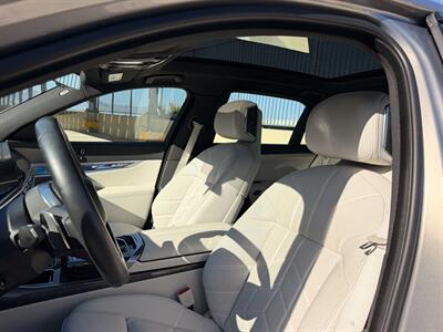 2023 BMW i7 xDrive60 - Photo 30 - Canoga Park, CA 91303