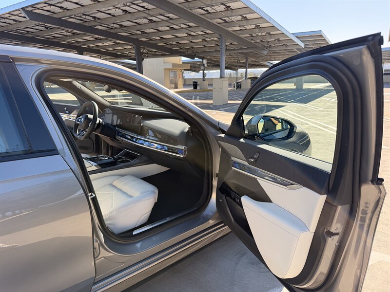 2023 BMW i7 Base - Photo 21