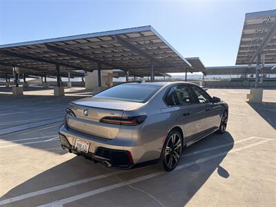 2023 BMW i7 xDrive60 - Photo 4 - Canoga Park, CA 91303