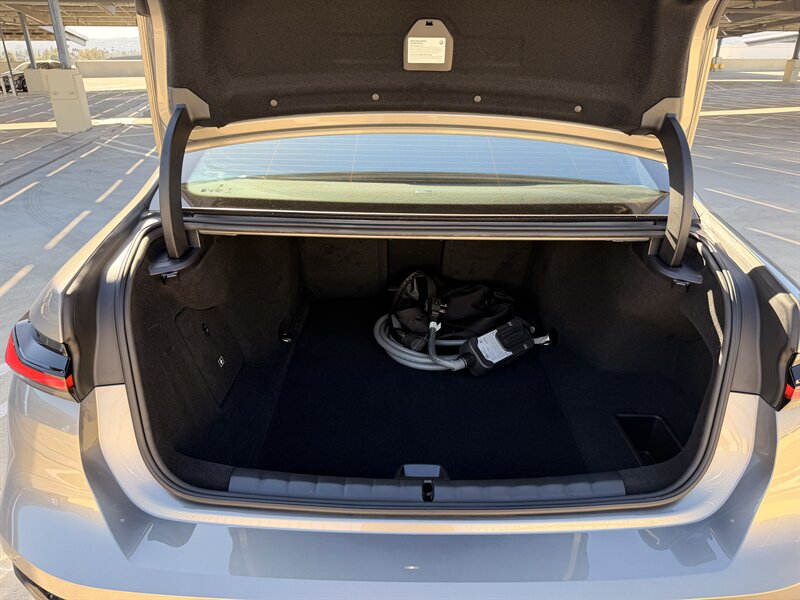 2023 BMW i7 Base - Photo 9