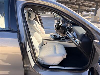 2023 BMW i7 xDrive60 - Photo 22 - Canoga Park, CA 91303
