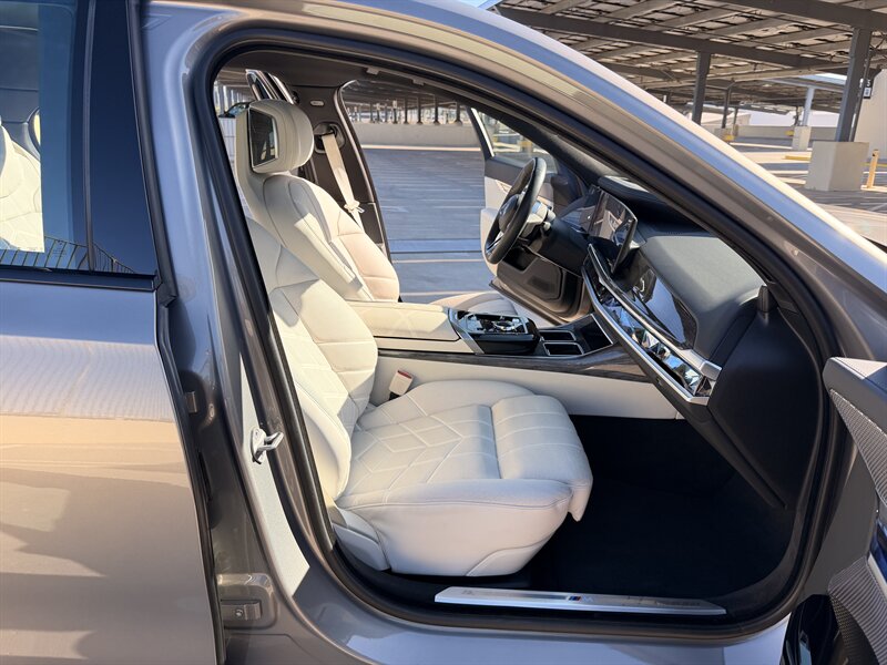 2023 BMW i7 Base - Photo 22