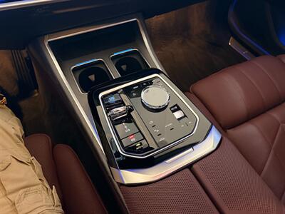 2023 BMW i7 xDrive60   - Photo 31 - Canoga Park, CA 91303