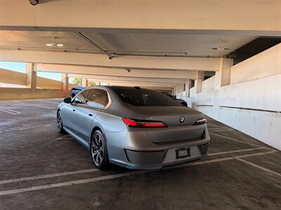 2023 BMW i7 xDrive60   - Photo 3 - Canoga Park, CA 91303