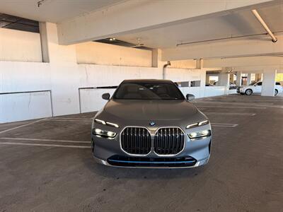 2023 BMW i7 xDrive60   - Photo 7 - Canoga Park, CA 91303