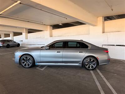 2023 BMW i7 xDrive60   - Photo 2 - Canoga Park, CA 91303