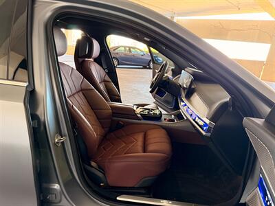 2023 BMW i7 xDrive60   - Photo 19 - Canoga Park, CA 91303
