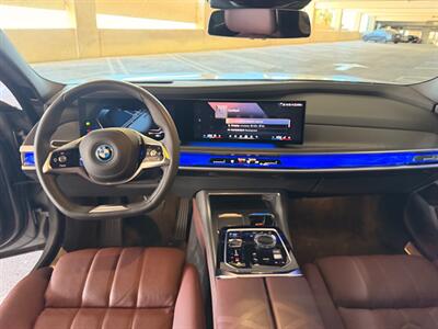 2023 BMW i7 xDrive60   - Photo 26 - Canoga Park, CA 91303