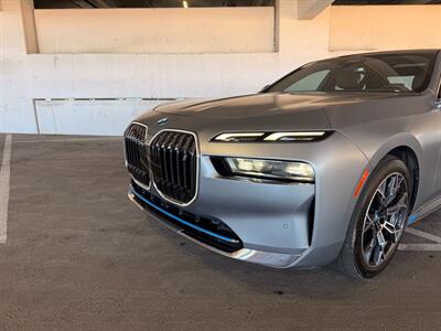 2023 BMW i7 xDrive60   - Photo 11 - Canoga Park, CA 91303