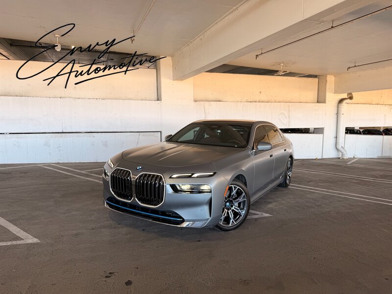 2023 BMW i7 xDrive60   - Photo 1 - Canoga Park, CA 91303