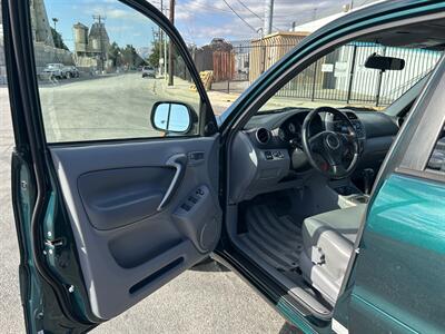 2003 Toyota RAV4   - Photo 13 - Canoga Park, CA 91303