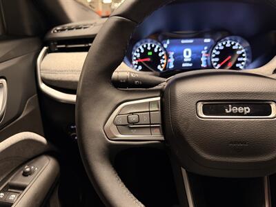 2025 Jeep Compass Latitude   - Photo 32 - Canoga Park, CA 91303