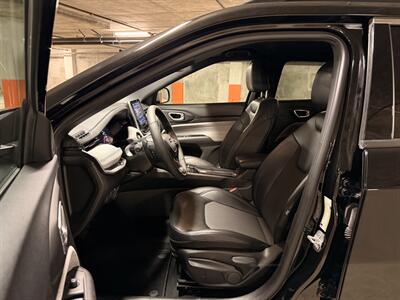 2025 Jeep Compass Latitude   - Photo 16 - Canoga Park, CA 91303