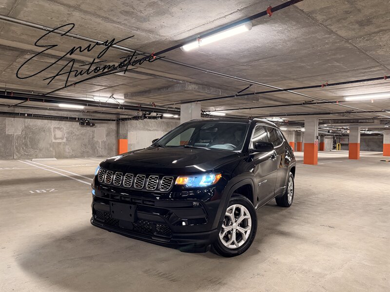 2025 Jeep Compass Latitude   - Photo 1 - Canoga Park, CA 91303