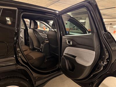 2025 Jeep Compass Latitude   - Photo 19 - Canoga Park, CA 91303