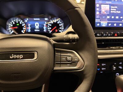 2025 Jeep Compass Latitude   - Photo 33 - Canoga Park, CA 91303