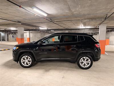 2025 Jeep Compass Latitude   - Photo 2 - Canoga Park, CA 91303