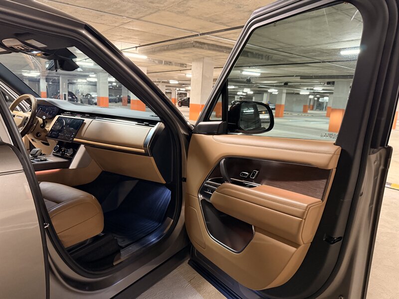 2023 Land Rover Range Rover P400 SE LWB - Photo 22 - Canoga Park, CA 91303