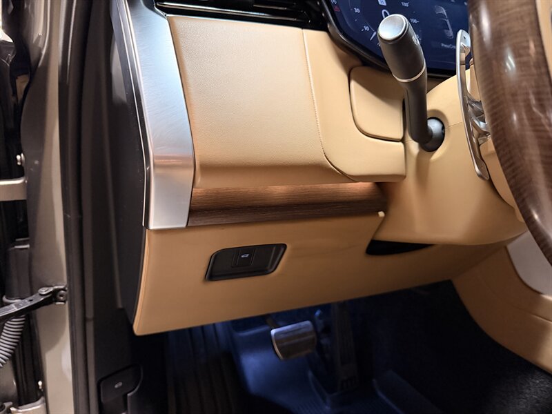 2023 Land Rover Range Rover P400 SE LWB - Photo 29 - Canoga Park, CA 91303