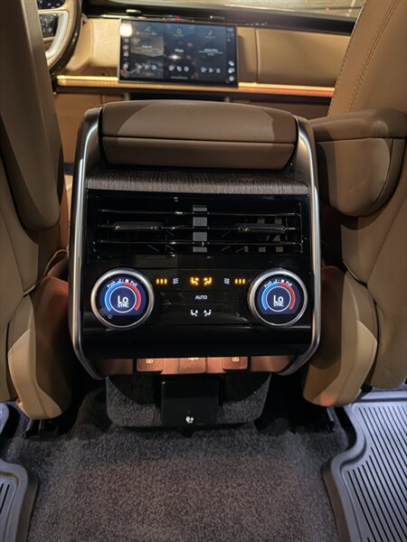 2023 Land Rover Range Rover P400 SE LWB - Photo 26 - Canoga Park, CA 91303