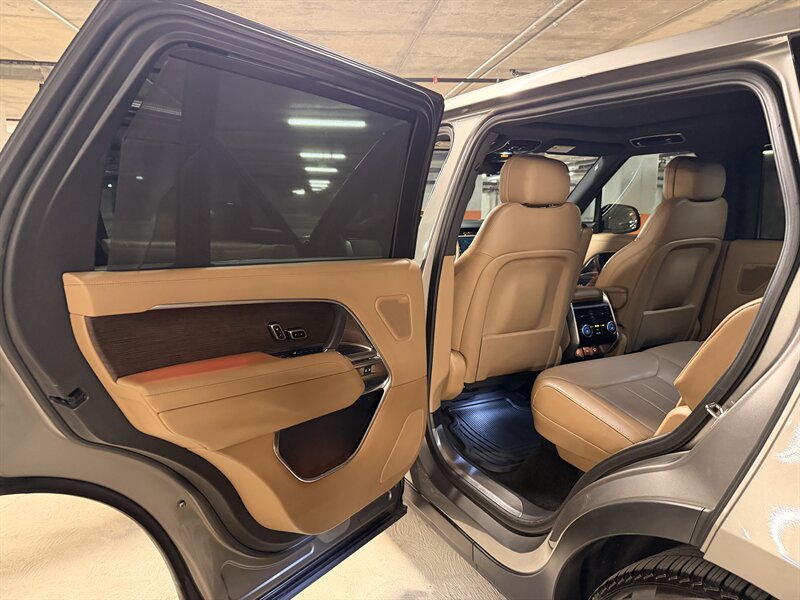 2023 Land Rover Range Rover P400 SE LWB - Photo 16 - Canoga Park, CA 91303