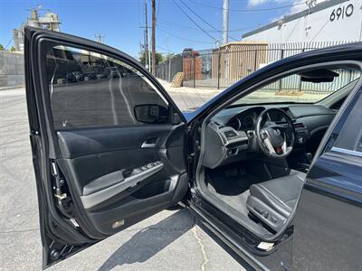 2010 Honda Accord EX-L w/Navi   - Photo 13 - Canoga Park, CA 91303
