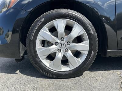 2010 Honda Accord EX-L w/Navi   - Photo 11 - Canoga Park, CA 91303