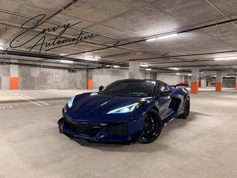 2025 Chevrolet Corvette Z06   - Photo 1 - Canoga Park, CA 91303