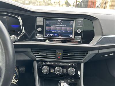 2024 Volkswagen Jetta SE   - Photo 25 - Canoga Park, CA 91303