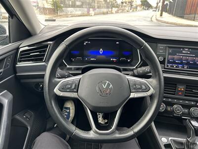 2024 Volkswagen Jetta SE   - Photo 27 - Canoga Park, CA 91303