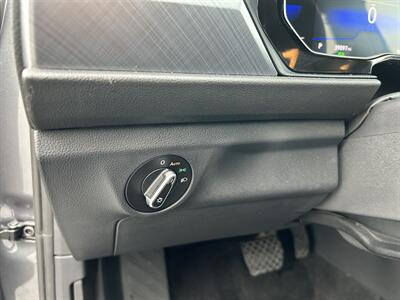 2024 Volkswagen Jetta SE   - Photo 23 - Canoga Park, CA 91303