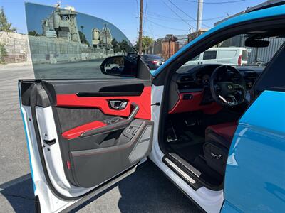 2021 Lamborghini Urus   - Photo 16 - Canoga Park, CA 91303
