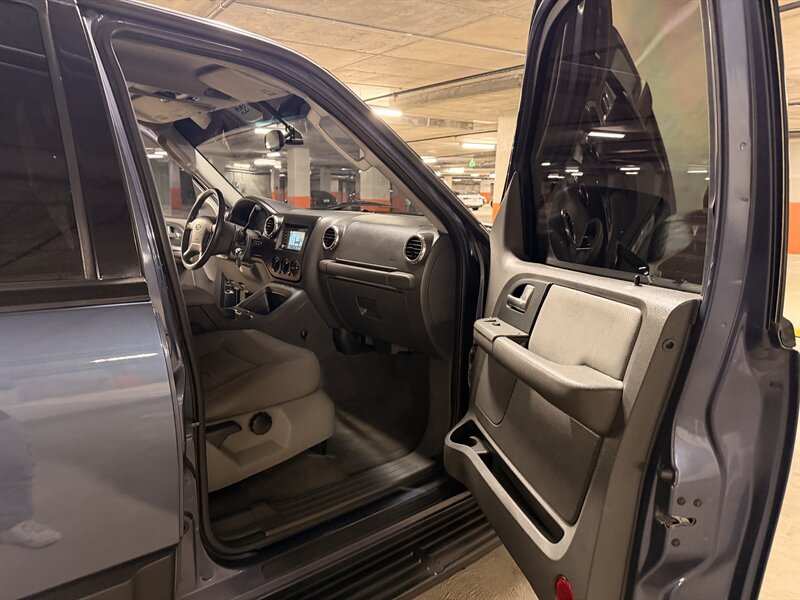 2003 Ford Expedition XLT - Photo 22 - Canoga Park, CA 91303