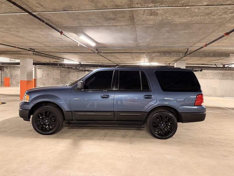 2003 Ford Expedition XLT - Photo 2 - Canoga Park, CA 91303