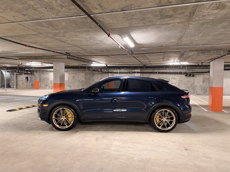 2024 Porsche Cayenne Turbo GT - Photo 2 - Canoga Park, CA 91303