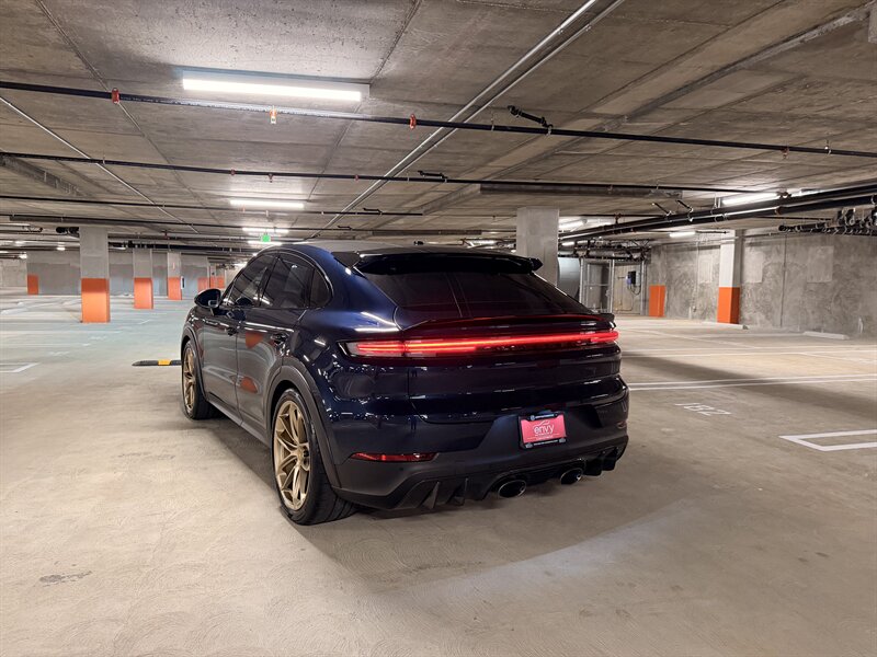 2024 Porsche Cayenne Turbo GT - Photo 3 - Canoga Park, CA 91303