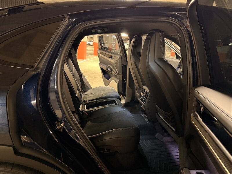 2024 Porsche Cayenne Turbo GT - Photo 24 - Canoga Park, CA 91303