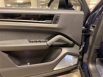 2024 Porsche Cayenne Turbo GT - Photo 32 - Canoga Park, CA 91303
