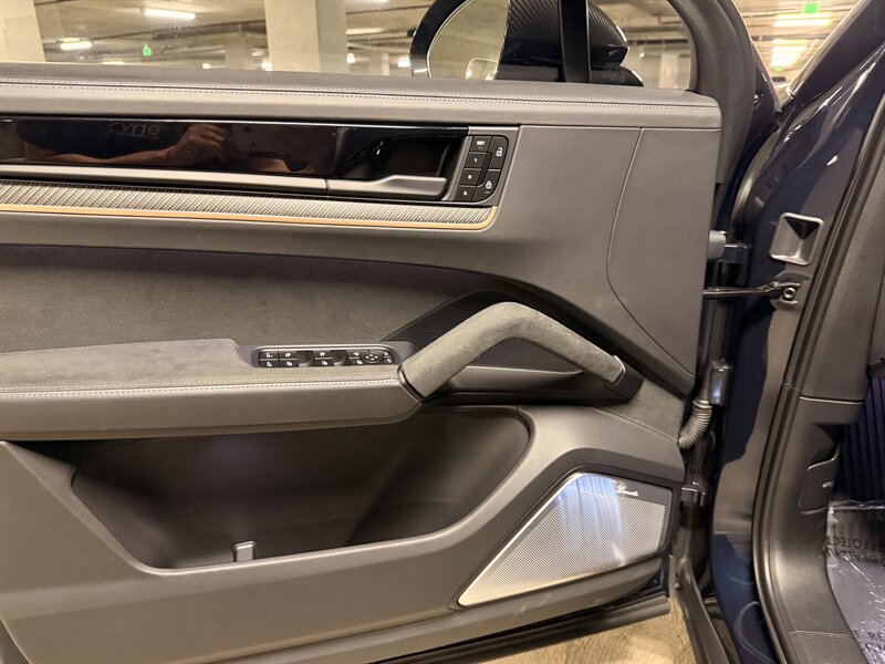 2024 Porsche Cayenne Turbo GT - Photo 32 - Canoga Park, CA 91303