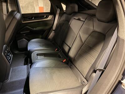 2024 Porsche Cayenne Turbo GT - Photo 29 - Canoga Park, CA 91303