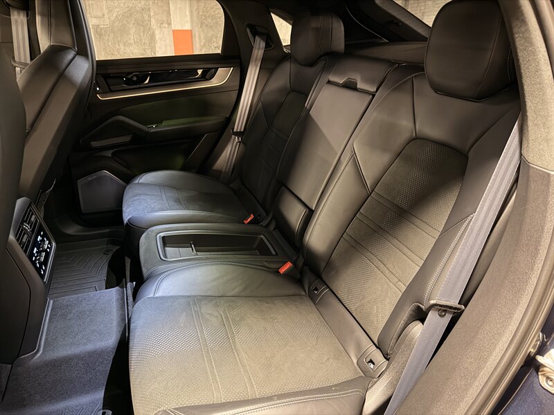 2024 Porsche Cayenne Turbo GT - Photo 29 - Canoga Park, CA 91303