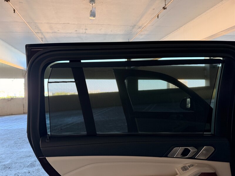 2021 BMW X7 ALPINA XB7 - Photo 25 - Canoga Park, CA 91303