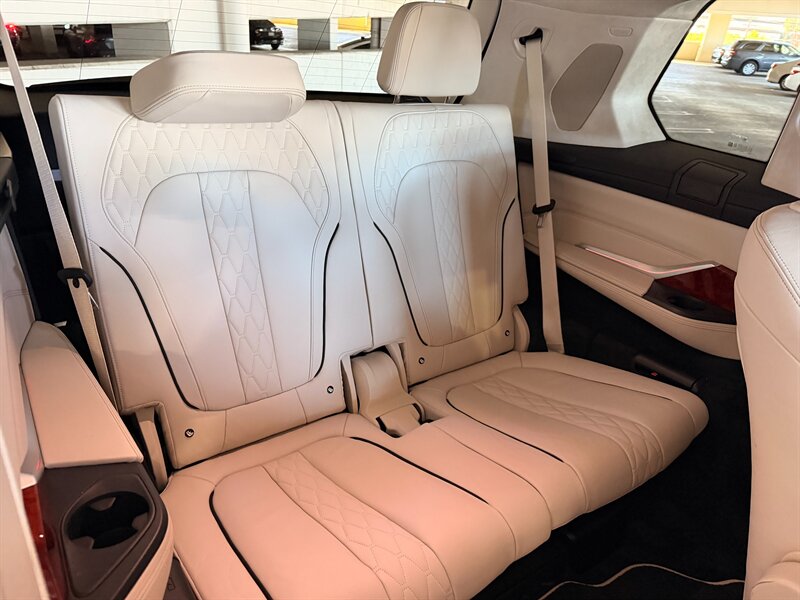 2021 BMW X7 ALPINA XB7 - Photo 21 - Canoga Park, CA 91303